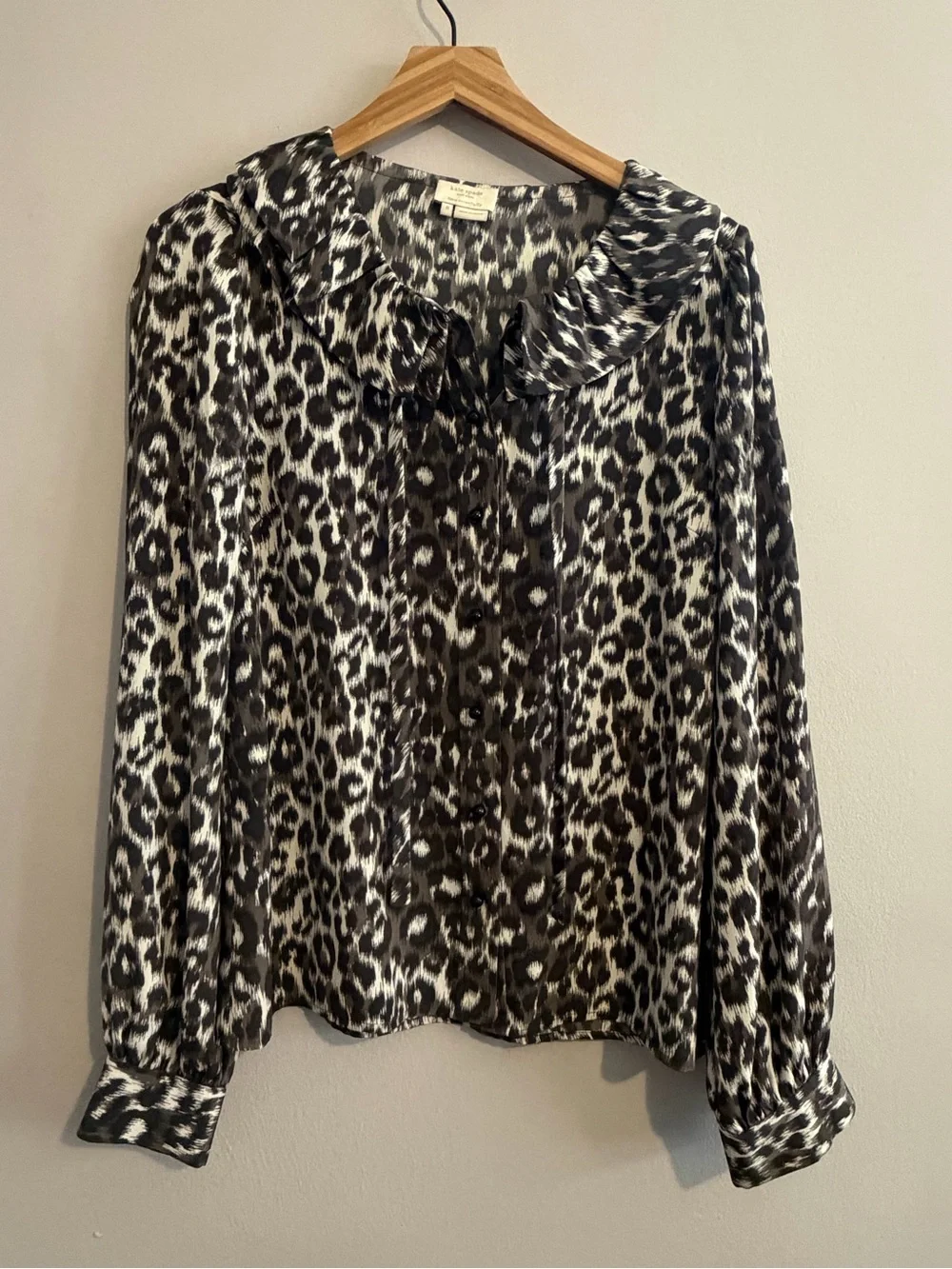 Kate Spade Lynette leopard print 100% silk blouse size 8